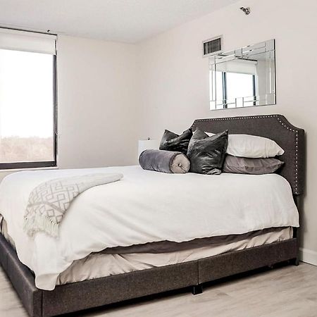 Short Term Rentals At The Park At Trowbridge Senior Community Southfield Bagian luar foto