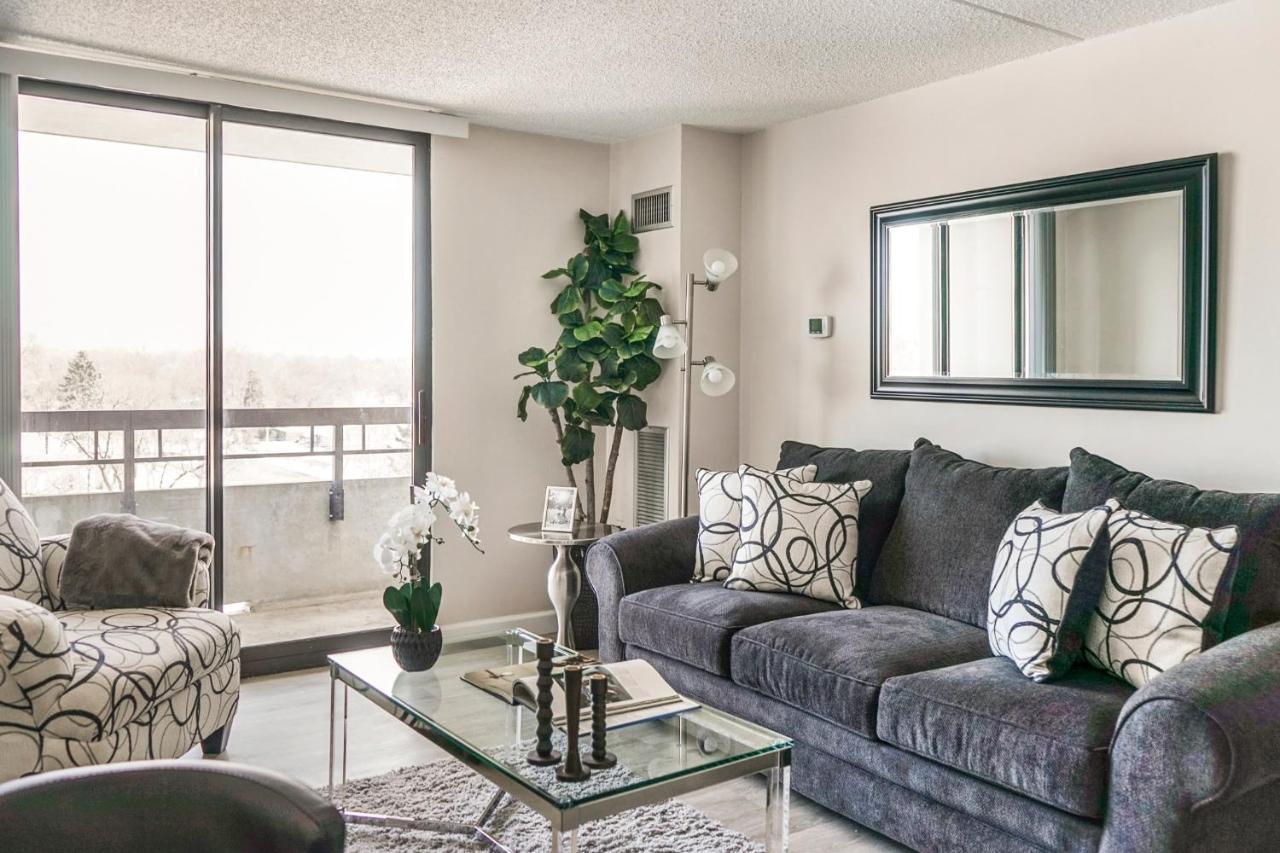 Short Term Rentals At The Park At Trowbridge Senior Community Southfield Bagian luar foto