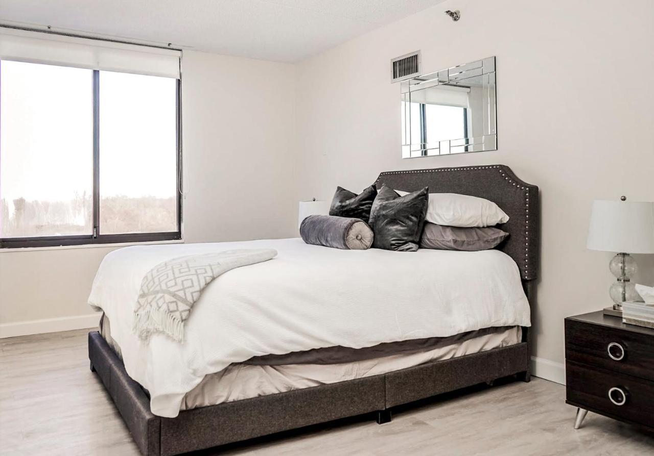 Short Term Rentals At The Park At Trowbridge Senior Community Southfield Bagian luar foto