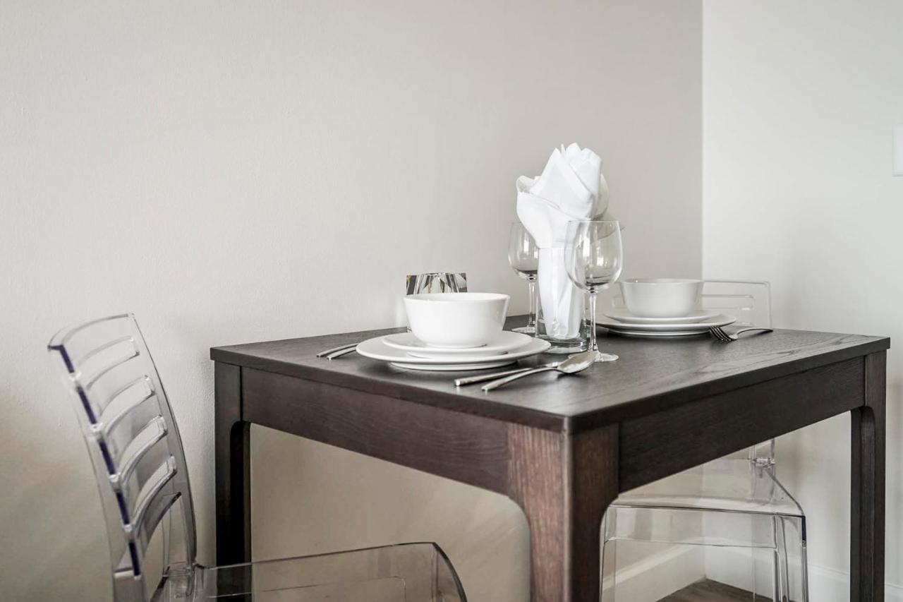 Short Term Rentals At The Park At Trowbridge Senior Community Southfield Bagian luar foto