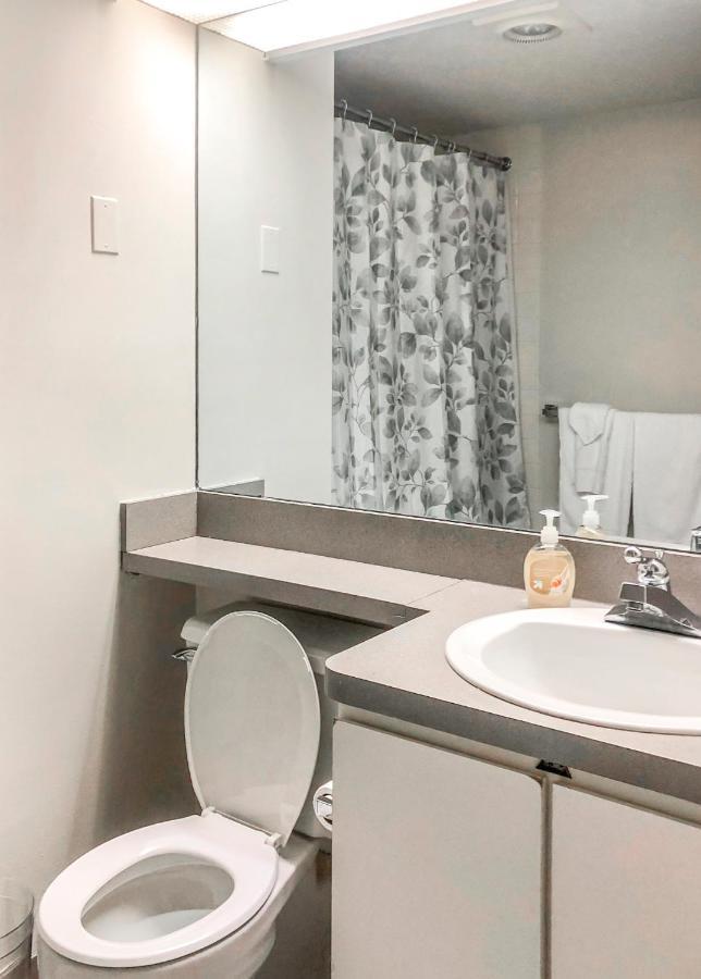 Short Term Rentals At The Park At Trowbridge Senior Community Southfield Bagian luar foto