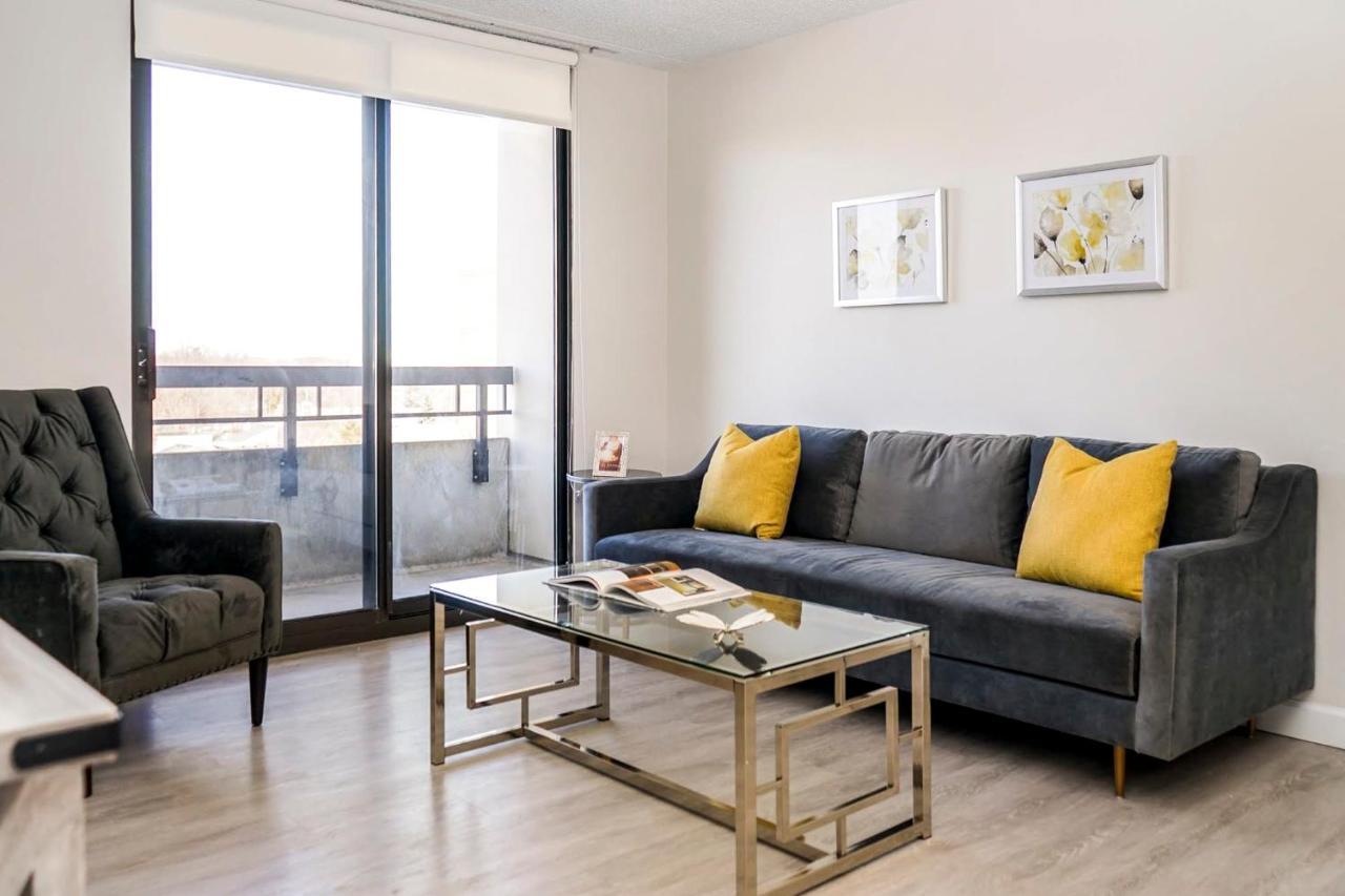 Short Term Rentals At The Park At Trowbridge Senior Community Southfield Bagian luar foto