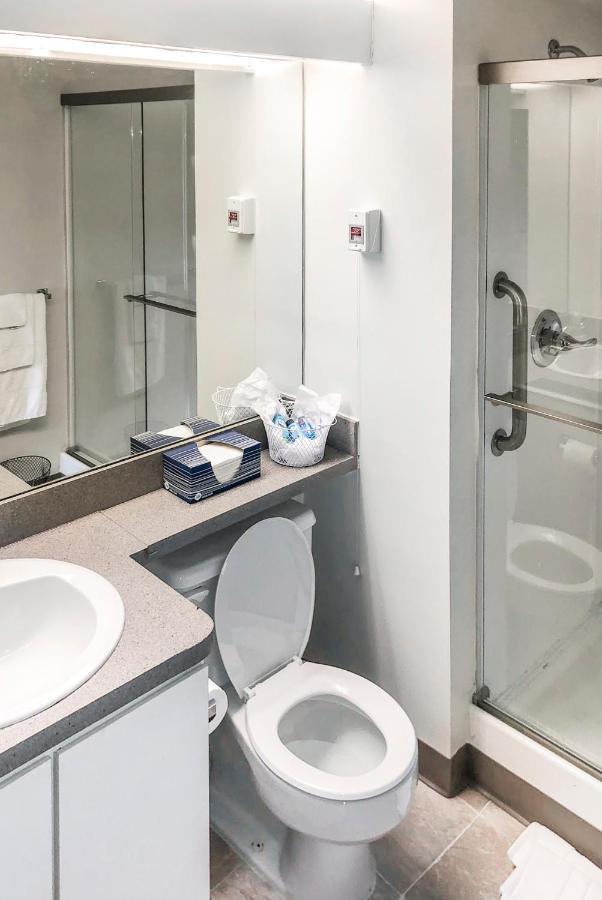 Short Term Rentals At The Park At Trowbridge Senior Community Southfield Bagian luar foto