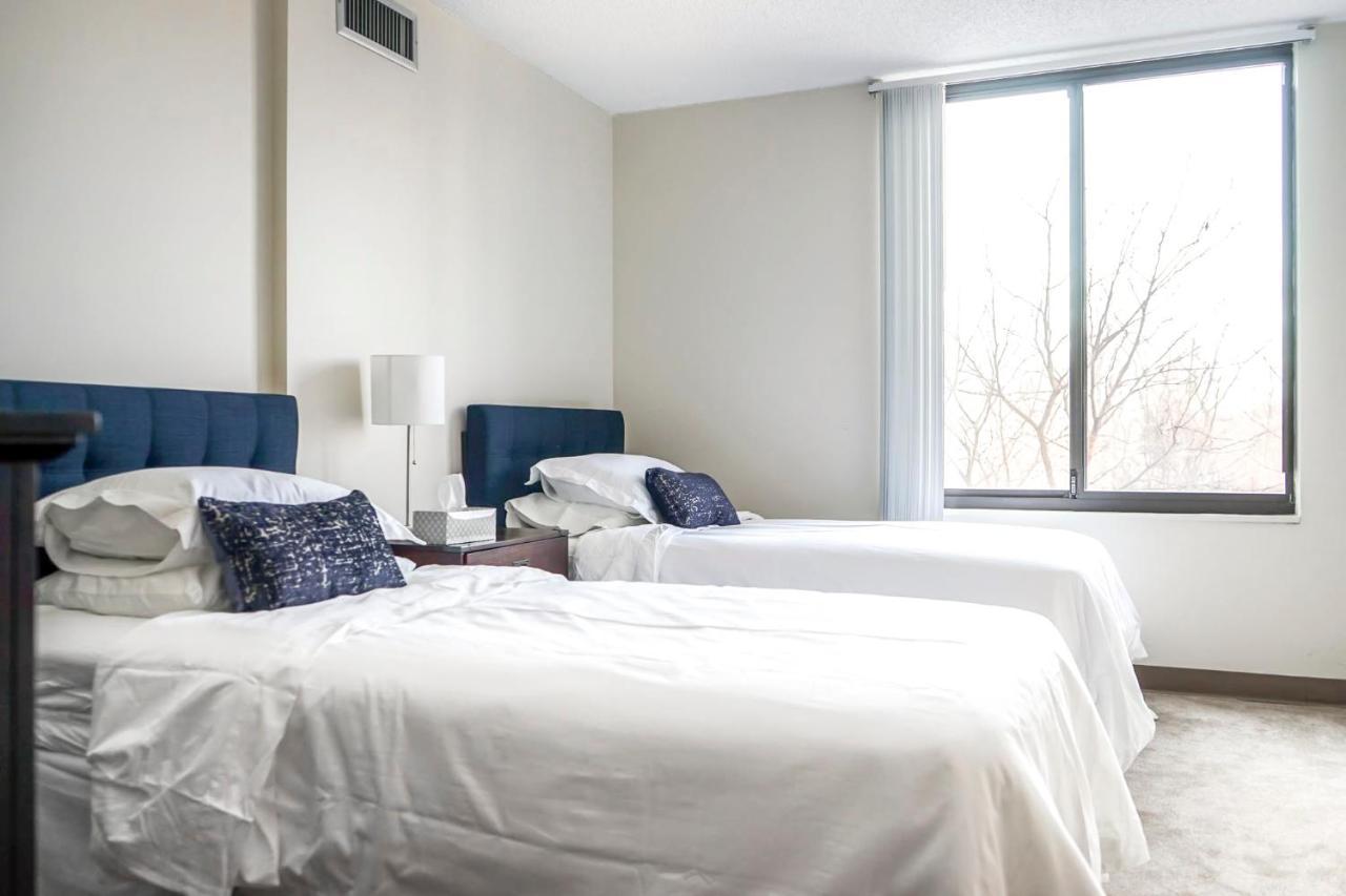 Short Term Rentals At The Park At Trowbridge Senior Community Southfield Bagian luar foto