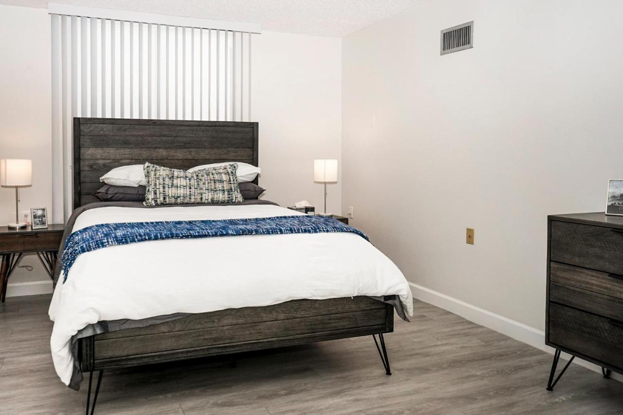 Short Term Rentals At The Park At Trowbridge Senior Community Southfield Bagian luar foto