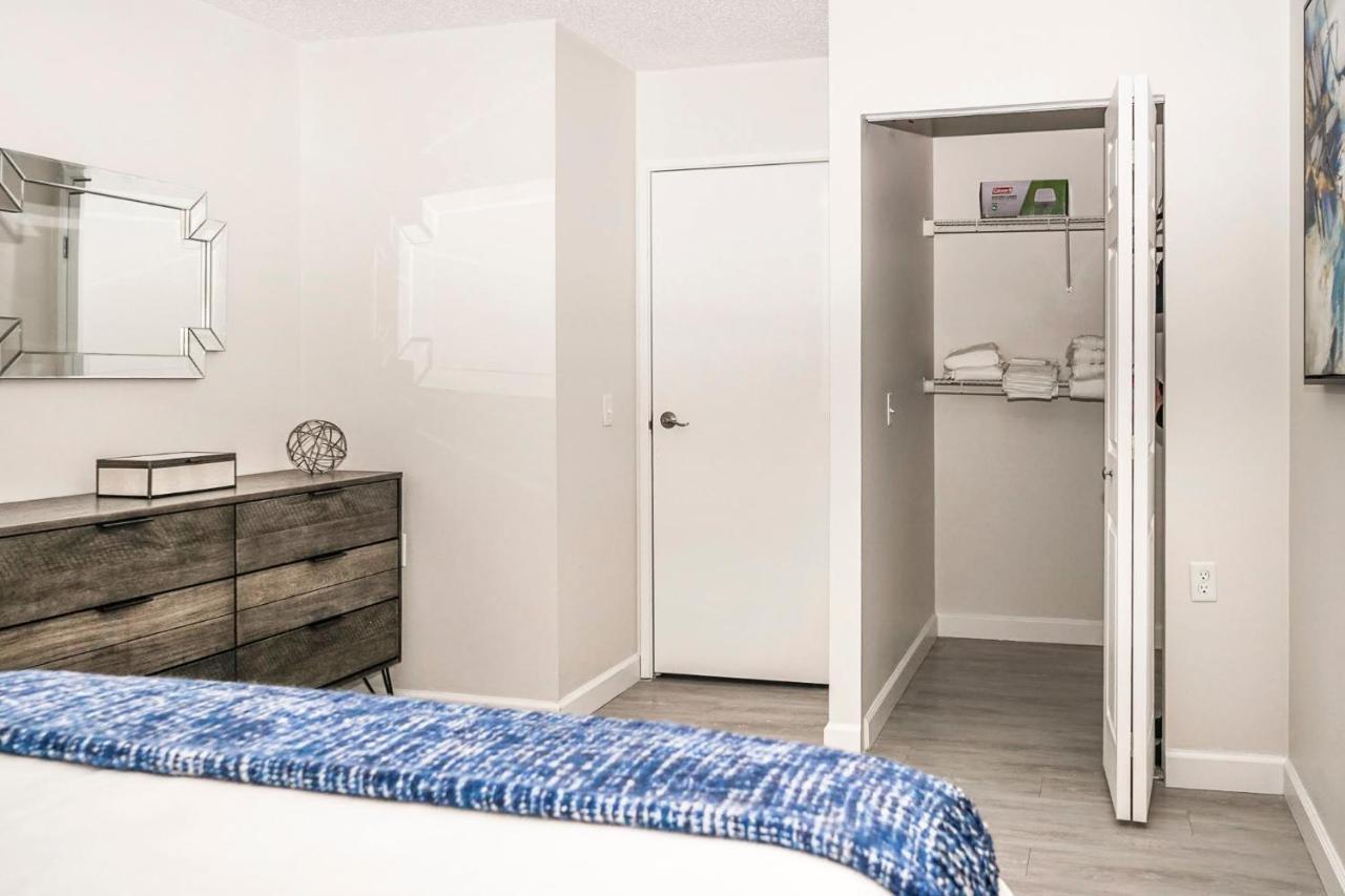 Short Term Rentals At The Park At Trowbridge Senior Community Southfield Bagian luar foto
