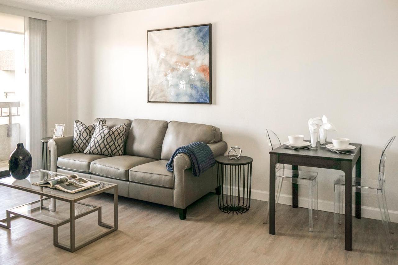Short Term Rentals At The Park At Trowbridge Senior Community Southfield Bagian luar foto