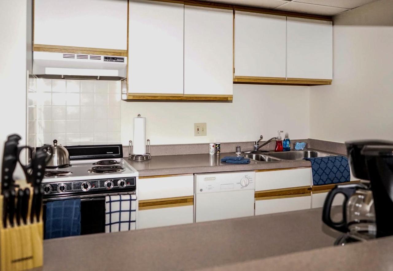 Short Term Rentals At The Park At Trowbridge Senior Community Southfield Bagian luar foto